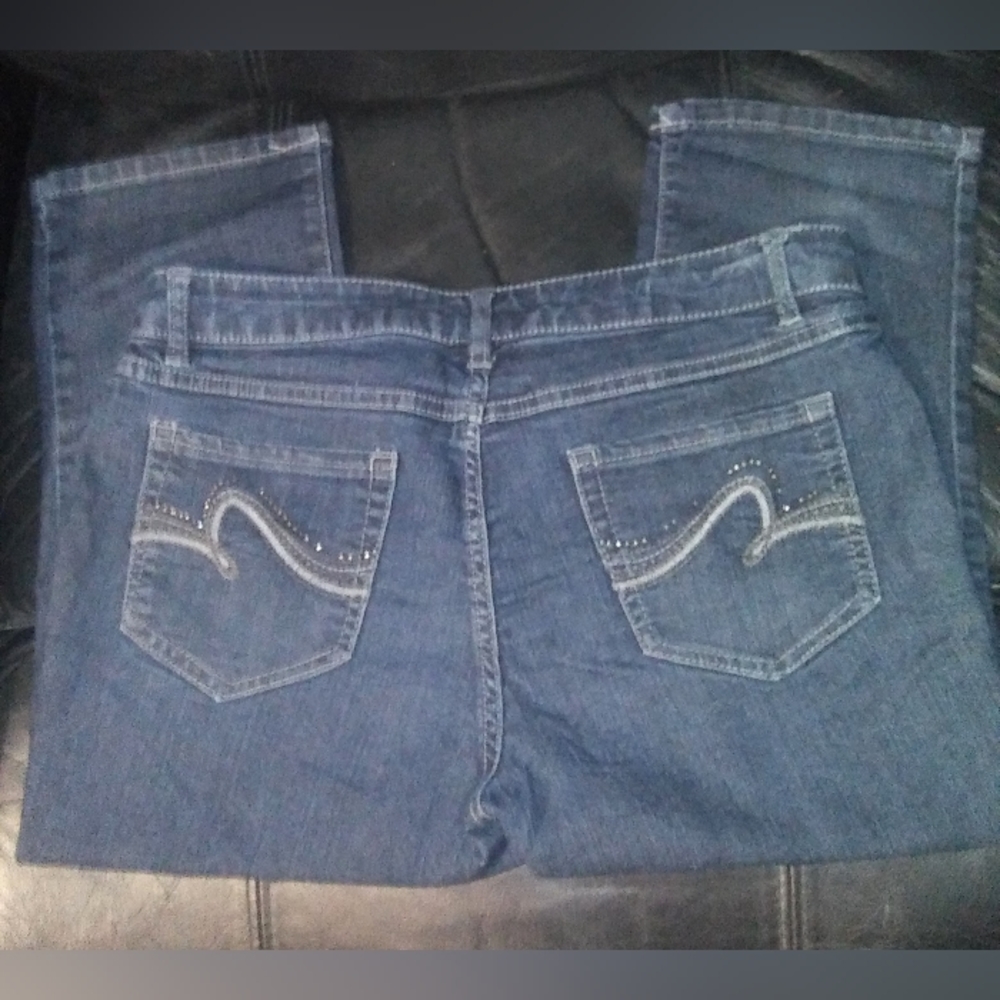 "d. jeans" Women's Cropped Denim Low Rise Capri Style Blue Jeans